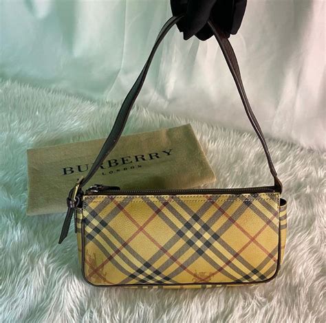 vintage burberry pochette